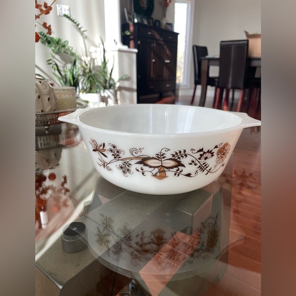 Vintage Pyrex JAJ Brown Floral Vine casserole dish. Made in England - Picture 5 of 7
